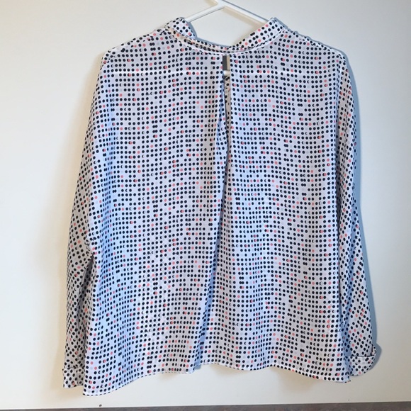 Ladies Blouse - Picture 2 of 6